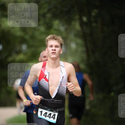 30.08.2026 - Elbe Triathlon Hamburg Antke Förster http://msf.ph/oto/10103338 30.08.2026 11:36:55 Laufen 1444 meine-sportfotos.de