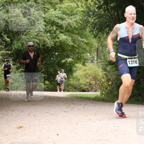 30.08.2026 - Elbe Triathlon Hamburg Antke Förster http://msf.ph/oto/10103351 30.08.2026 11:40:41 Laufen 1242, 1316 meine-sportfotos.de