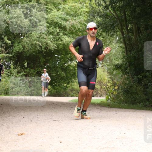 30.08.2026 - Elbe Triathlon Hamburg Antke Förster http://msf.ph/oto/10103353 30.08.2026 11:40:43 Laufen 1242 meine-sportfotos.de