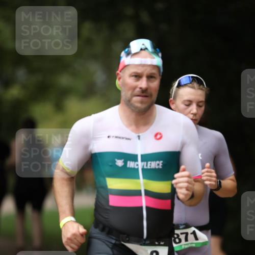 30.08.2026 - Elbe Triathlon Hamburg Antke Förster http://msf.ph/oto/10103358 30.08.2026 11:37:17 Laufen 2, 871 meine-sportfotos.de
