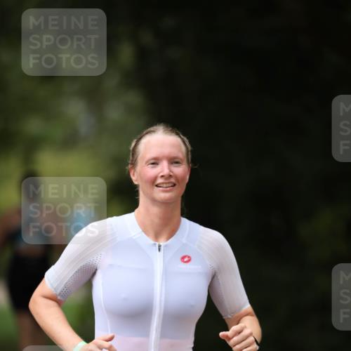 30.08.2026 - Elbe Triathlon Hamburg Antke Förster http://msf.ph/oto/10103362 30.08.2026 11:37:18 Laufen 926 meine-sportfotos.de