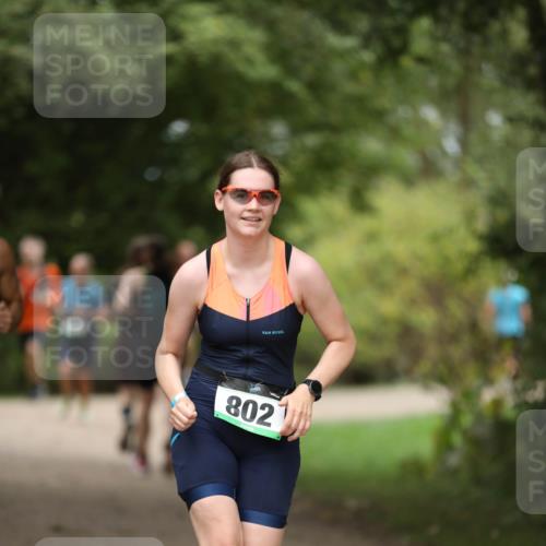 30.08.2026 - Elbe Triathlon Hamburg Antke Förster http://msf.ph/oto/10103364 30.08.2026 11:37:19 Laufen 802 meine-sportfotos.de