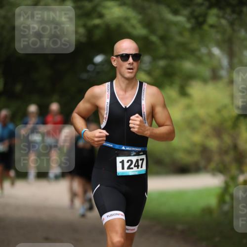30.08.2026 - Elbe Triathlon Hamburg Antke Förster http://msf.ph/oto/10103368 30.08.2026 11:37:21 Laufen 1247 meine-sportfotos.de