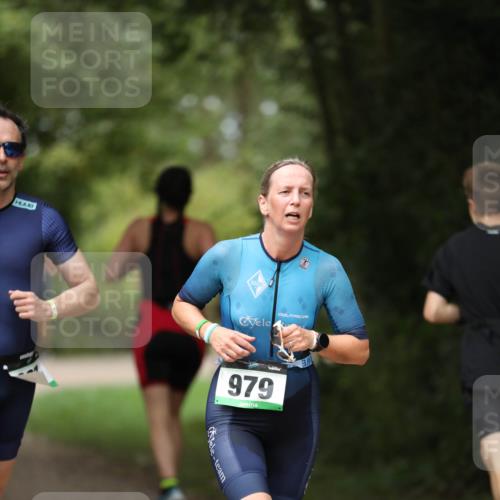 30.08.2026 - Elbe Triathlon Hamburg Antke Förster http://msf.ph/oto/10103378 30.08.2026 11:37:28 Laufen 979 meine-sportfotos.de