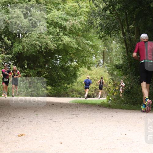 30.08.2026 - Elbe Triathlon Hamburg Antke Förster http://msf.ph/oto/10103385 30.08.2026 11:40:57 Laufen 816 meine-sportfotos.de