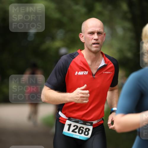 30.08.2026 - Elbe Triathlon Hamburg Antke Förster http://msf.ph/oto/10103388 30.08.2026 11:37:33 Laufen 1268 meine-sportfotos.de