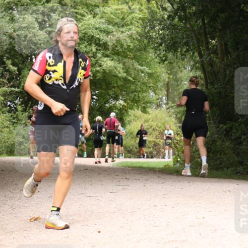 30.08.2026 - Elbe Triathlon Hamburg Antke Förster http://msf.ph/oto/10103397 30.08.2026 11:41:07 Laufen  meine-sportfotos.de