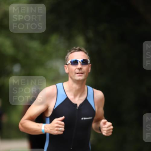 30.08.2026 - Elbe Triathlon Hamburg Antke Förster http://msf.ph/oto/10103400 30.08.2026 11:37:42 Laufen 1277 meine-sportfotos.de