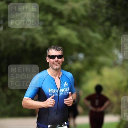 30.08.2026 - Elbe Triathlon Hamburg Antke Förster http://msf.ph/oto/10103416 30.08.2026 11:37:51 Laufen 679 meine-sportfotos.de