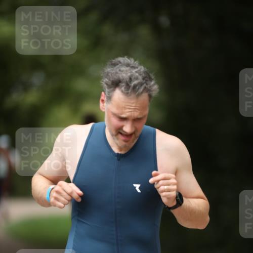 30.08.2026 - Elbe Triathlon Hamburg Antke Förster http://msf.ph/oto/10103426 30.08.2026 11:37:55 Laufen 1269 meine-sportfotos.de