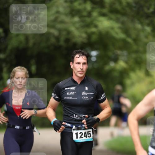 30.08.2026 - Elbe Triathlon Hamburg Antke Förster http://msf.ph/oto/10103436 30.08.2026 11:38:02 Laufen 1245 meine-sportfotos.de