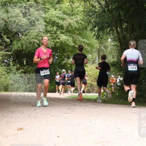 30.08.2026 - Elbe Triathlon Hamburg Antke Förster http://msf.ph/oto/10103449 30.08.2026 11:41:35 Laufen 1434, 1522 meine-sportfotos.de