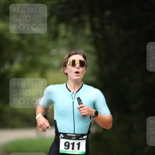 30.08.2026 - Elbe Triathlon Hamburg Antke Förster http://msf.ph/oto/10103458 30.08.2026 11:38:20 Laufen 911 meine-sportfotos.de