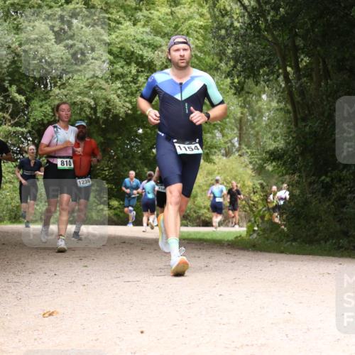 30.08.2026 - Elbe Triathlon Hamburg Antke Förster http://msf.ph/oto/10103465 30.08.2026 11:41:48 Laufen 395, 810, 1239, 158, 1154 meine-sportfotos.de