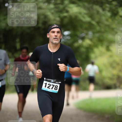 30.08.2026 - Elbe Triathlon Hamburg Antke Förster http://msf.ph/oto/10103494 30.08.2026 11:38:56 Laufen 1278 meine-sportfotos.de