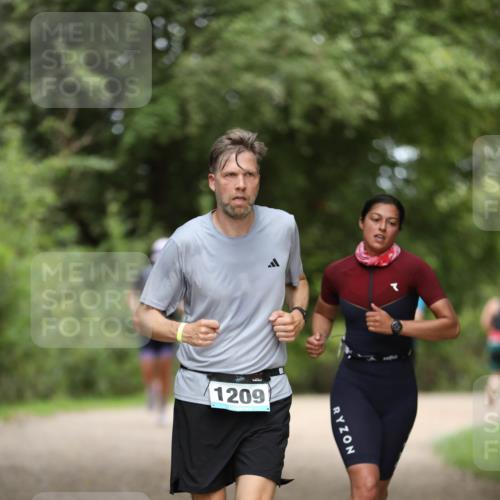 30.08.2026 - Elbe Triathlon Hamburg Antke Förster http://msf.ph/oto/10103498 30.08.2026 11:38:58 Laufen 1209 meine-sportfotos.de