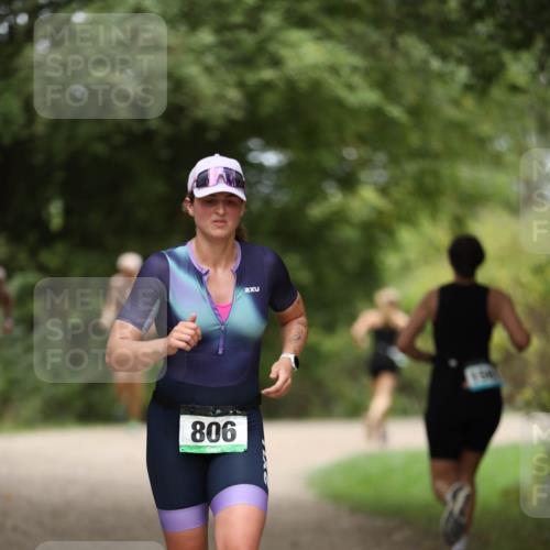 30.08.2026 - Elbe Triathlon Hamburg Antke Förster http://msf.ph/oto/10103504 30.08.2026 11:39:06 Laufen 806, 2 meine-sportfotos.de