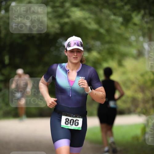 30.08.2026 - Elbe Triathlon Hamburg Antke Förster http://msf.ph/oto/10103506 30.08.2026 11:39:06 Laufen 2, 806 meine-sportfotos.de