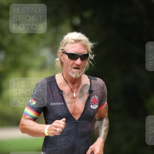 30.08.2026 - Elbe Triathlon Hamburg Antke Förster http://msf.ph/oto/10103516 30.08.2026 11:39:10 Laufen 1910, 720 meine-sportfotos.de