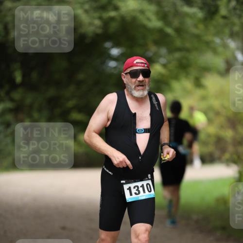 30.08.2026 - Elbe Triathlon Hamburg Antke Förster http://msf.ph/oto/10103520 30.08.2026 11:39:12 Laufen 1310 meine-sportfotos.de
