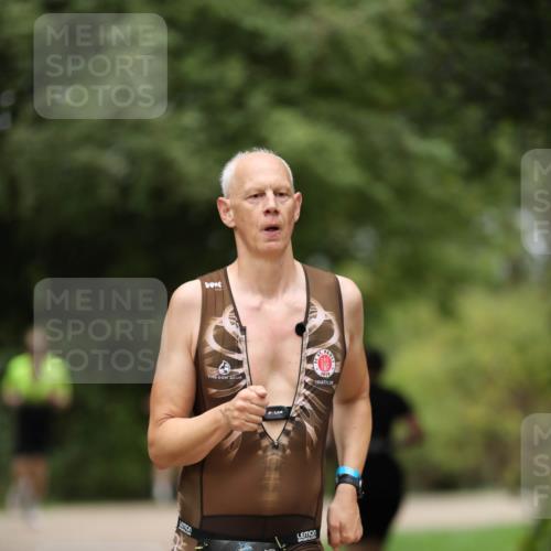 30.08.2026 - Elbe Triathlon Hamburg Antke Förster http://msf.ph/oto/10103526 30.08.2026 11:39:17 Laufen 1272 meine-sportfotos.de