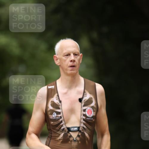 30.08.2026 - Elbe Triathlon Hamburg Antke Förster http://msf.ph/oto/10103528 30.08.2026 11:39:18 Laufen 1272 meine-sportfotos.de