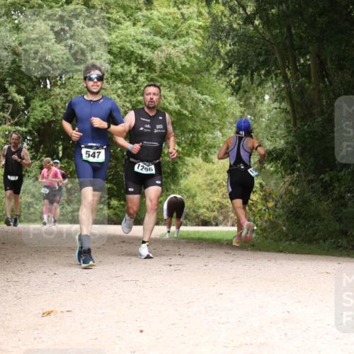 30.08.2026 - Elbe Triathlon Hamburg Antke Förster http://msf.ph/oto/10103533 30.08.2026 11:42:21 Laufen 713, 547, 1296 meine-sportfotos.de