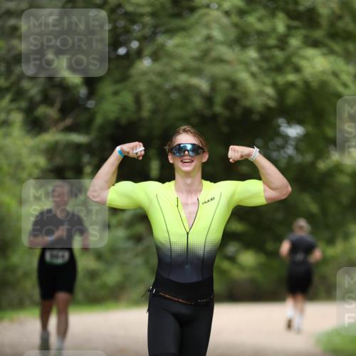 30.08.2026 - Elbe Triathlon Hamburg Antke Förster http://msf.ph/oto/10103534 30.08.2026 11:39:26 Laufen 310 meine-sportfotos.de