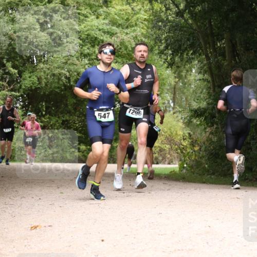 30.08.2026 - Elbe Triathlon Hamburg Antke Förster http://msf.ph/oto/10103535 30.08.2026 11:42:22 Laufen 713, 547, 1296 meine-sportfotos.de