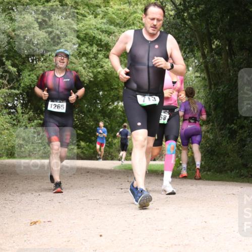 30.08.2026 - Elbe Triathlon Hamburg Antke Förster http://msf.ph/oto/10103549 30.08.2026 11:42:31 Laufen 1265, 713, 68, 1561 meine-sportfotos.de