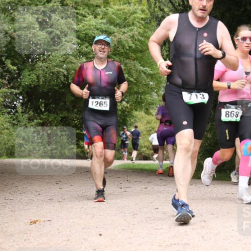 30.08.2026 - Elbe Triathlon Hamburg Antke Förster http://msf.ph/oto/10103551 30.08.2026 11:42:32 Laufen 1265, 713, 868 meine-sportfotos.de