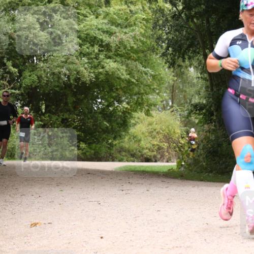 30.08.2026 - Elbe Triathlon Hamburg Antke Förster http://msf.ph/oto/10103571 30.08.2026 11:42:47 Laufen 1299 meine-sportfotos.de
