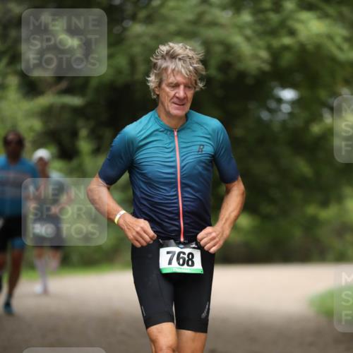 30.08.2026 - Elbe Triathlon Hamburg Antke Förster http://msf.ph/oto/10103580 30.08.2026 11:40:03 Laufen 768 meine-sportfotos.de