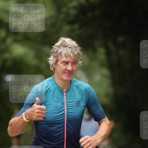 30.08.2026 - Elbe Triathlon Hamburg Antke Förster http://msf.ph/oto/10103584 30.08.2026 11:40:05 Laufen 768 meine-sportfotos.de