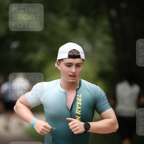 30.08.2026 - Elbe Triathlon Hamburg Antke Förster http://msf.ph/oto/10103600 30.08.2026 11:40:12 Laufen 79 meine-sportfotos.de