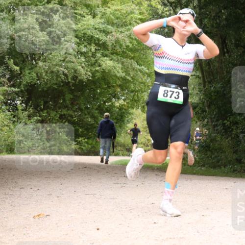 30.08.2026 - Elbe Triathlon Hamburg Antke Förster http://msf.ph/oto/10103613 30.08.2026 11:43:24 Laufen 873 meine-sportfotos.de