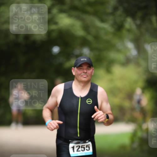 30.08.2026 - Elbe Triathlon Hamburg Antke Förster http://msf.ph/oto/10103622 30.08.2026 11:40:25 Laufen 1255 meine-sportfotos.de