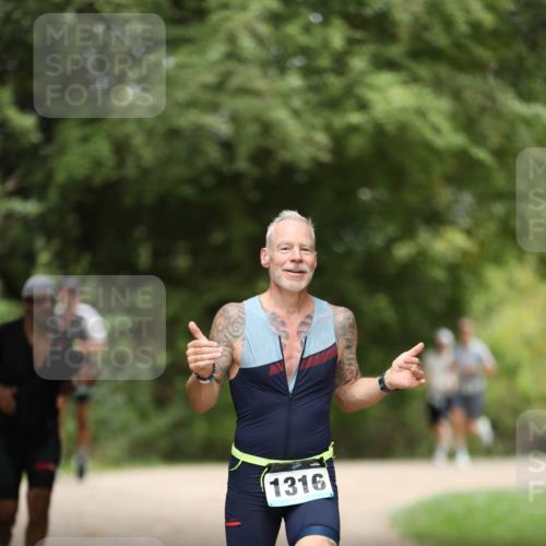 30.08.2026 - Elbe Triathlon Hamburg Antke Förster http://msf.ph/oto/10103654 30.08.2026 11:40:40 Laufen 1316 meine-sportfotos.de