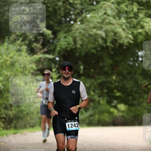 30.08.2026 - Elbe Triathlon Hamburg Antke Förster http://msf.ph/oto/10103662 30.08.2026 11:40:48 Laufen 1242 meine-sportfotos.de