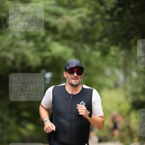 30.08.2026 - Elbe Triathlon Hamburg Antke Förster http://msf.ph/oto/10103666 30.08.2026 11:40:50 Laufen 1242 meine-sportfotos.de