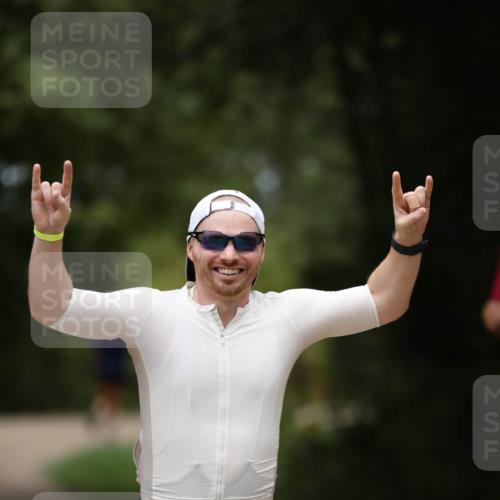 30.08.2026 - Elbe Triathlon Hamburg Antke Förster http://msf.ph/oto/10103688 30.08.2026 11:40:57 Laufen 1156 meine-sportfotos.de
