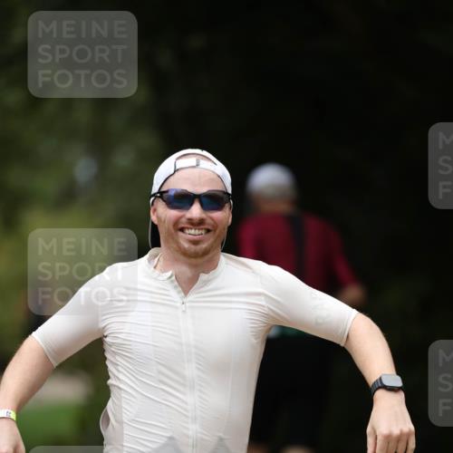 30.08.2026 - Elbe Triathlon Hamburg Antke Förster http://msf.ph/oto/10103690 30.08.2026 11:40:57 Laufen 1156 meine-sportfotos.de