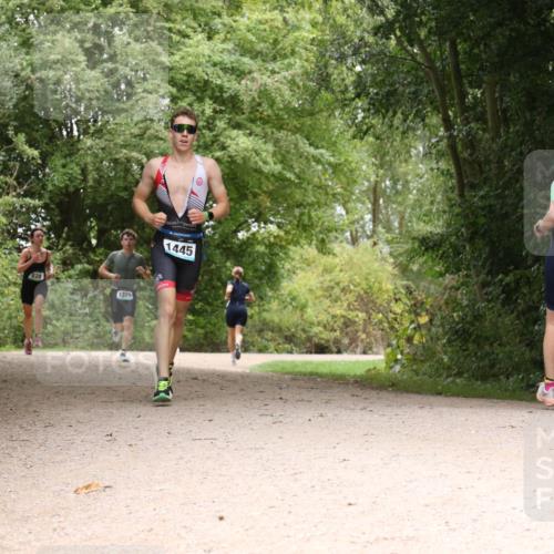30.08.2026 - Elbe Triathlon Hamburg Antke Förster http://msf.ph/oto/10103691 30.08.2026 11:44:55 Laufen 828, 1379, 1445 meine-sportfotos.de