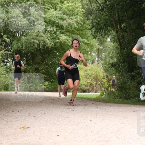 30.08.2026 - Elbe Triathlon Hamburg Antke Förster http://msf.ph/oto/10103703 30.08.2026 11:45:01 Laufen 28, 1379 meine-sportfotos.de