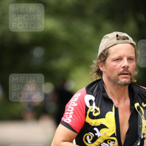 30.08.2026 - Elbe Triathlon Hamburg Antke Förster http://msf.ph/oto/10103706 30.08.2026 11:41:09 Laufen 100 meine-sportfotos.de