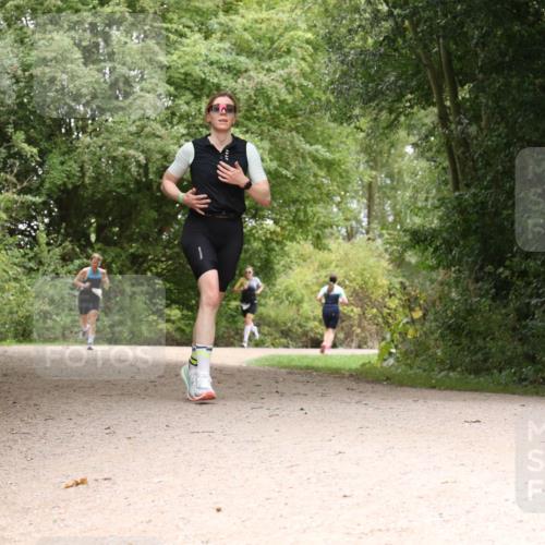 30.08.2026 - Elbe Triathlon Hamburg Antke Förster http://msf.ph/oto/10103711 30.08.2026 11:45:07 Laufen  meine-sportfotos.de