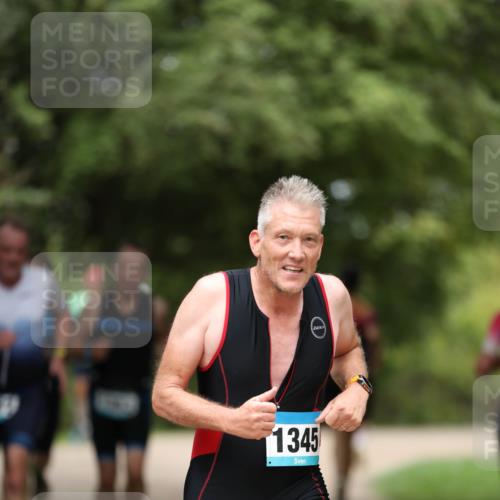 30.08.2026 - Elbe Triathlon Hamburg Antke Förster http://msf.ph/oto/10103720 30.08.2026 11:41:17 Laufen 1345 meine-sportfotos.de