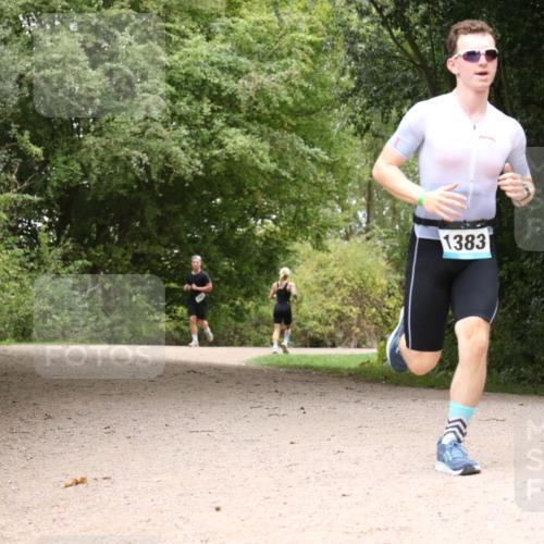 30.08.2026 - Elbe Triathlon Hamburg Antke Förster http://msf.ph/oto/10103737 30.08.2026 11:45:26 Laufen 13831 meine-sportfotos.de