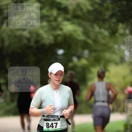 30.08.2026 - Elbe Triathlon Hamburg Antke Förster http://msf.ph/oto/10103742 30.08.2026 11:41:26 Laufen 847 meine-sportfotos.de