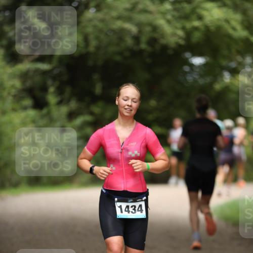 30.08.2026 - Elbe Triathlon Hamburg Antke Förster http://msf.ph/oto/10103758 30.08.2026 11:41:35 Laufen 2, 1434 meine-sportfotos.de